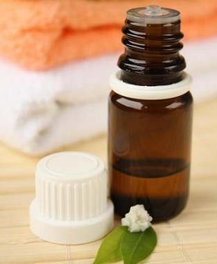 Treat Foot Fungus with Tea Tree Oil